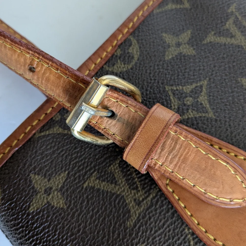 Louis Vuitton Vintage Petit Bucket Bag - Picture 6 of 16